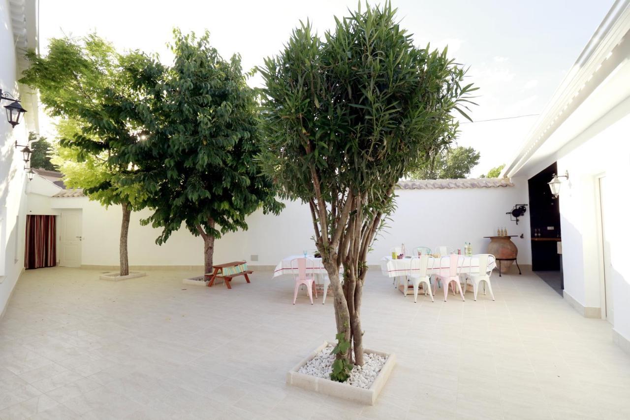 Casa Rural Ideal Para Escapadas Con Barbacoa Y Spa Tinarejos Exterior photo